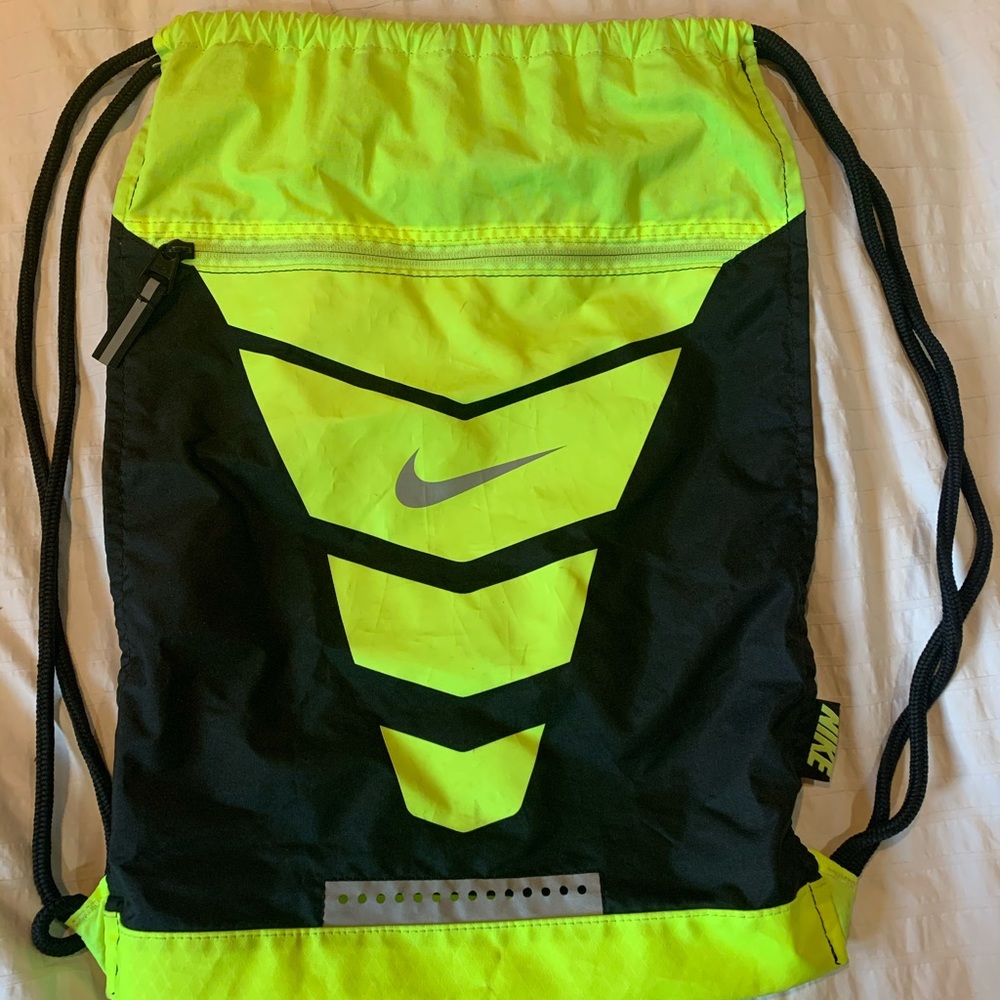 Nike drawstring bag